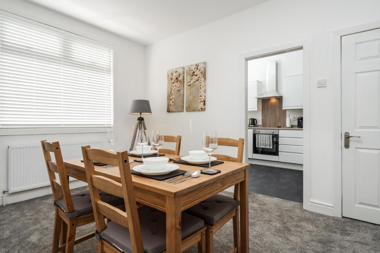 Dacy - Strictly No Parties Apartment Liverpool